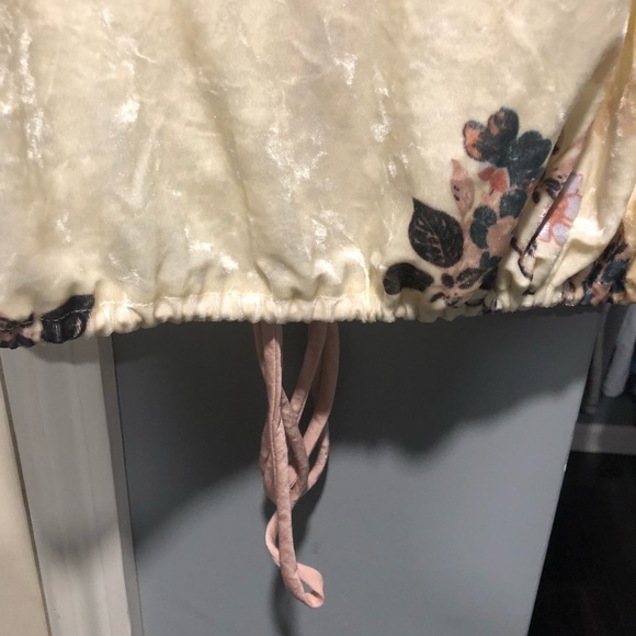 Super soft zip up top - Picture 3 of 6